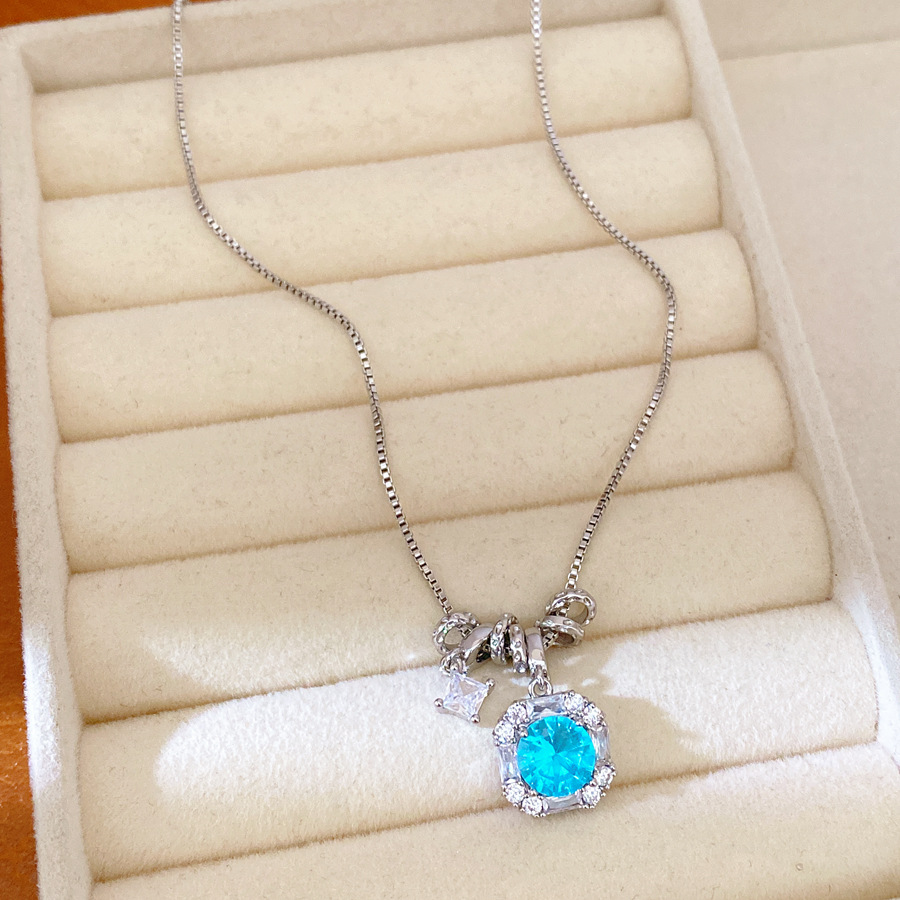 Collar cuadrado redondo de zircon azul ligero de lujo nicho cadena de clavícula de alta calidad simple conjunto de joyería diaria versátil