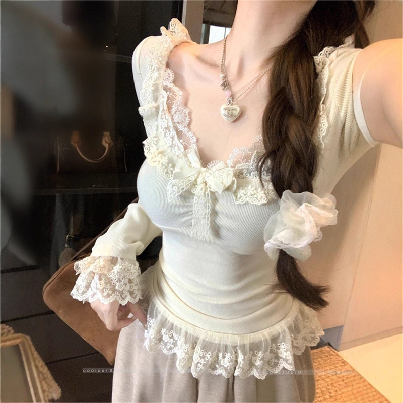 Korean-Style Versatile Lace Patchwork Long-Sleeve T-Shirt for Women, New Autumn and Winter Slim-Fit Thermal Top, Trendy Ins Style Korean-Style Versatile Lace Patchwork Long-Sleeve T-Shirt for Women, New Autumn and Winter Slim-Fit Thermal Top, Trendy Ins Style