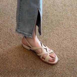 ͨ�ڰ�~��ʽ�͸�ܛƤһ�֎��ۛ�ЬŮ�r���⴩���|¶ֺͨ���_�RЬ