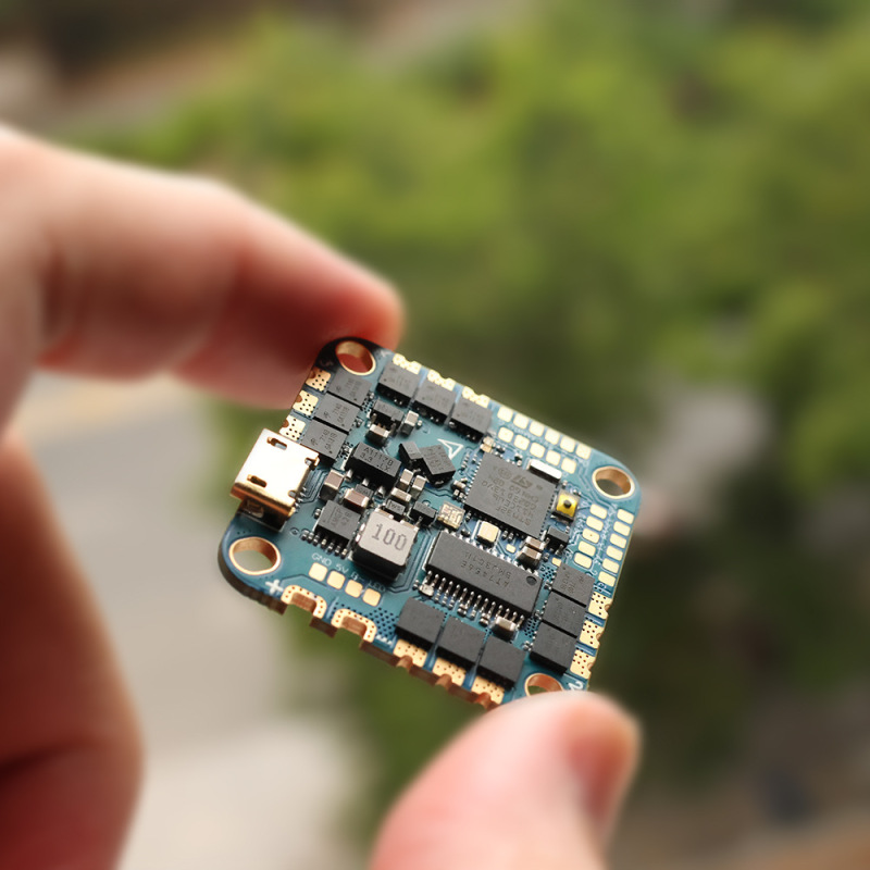 Haike 40a6s f411aio フライトコントローラー ESC ブラシレス fpv トラバースマシン DJI ドローンアクセサリー航空機モデル|undefined