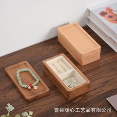 便利な木製アクセサリーのペアリングアクセサリーの箱の四角形の高い顔の価値の磁気吸引式の胡桃の木のネックレスのブレスレットの収集箱