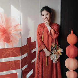 新中式国风提花改良旗袍连衣裙女复古新娘结婚晨袍感立领唐装