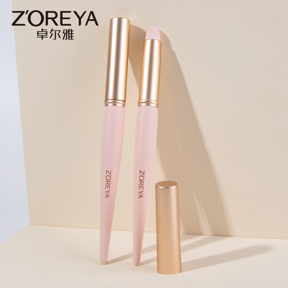 Zhuolya nuevo maquillaje cepillo al por mayor portátil corrector lápiz labial cepillo belleza herramientas rosa con tapa redonda cabeza cepillo de labios