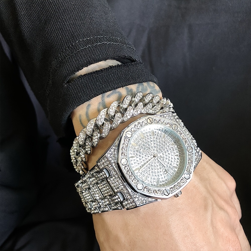 Conjunto de pulseira masculina e relógio com strass e estrela_voghion.com