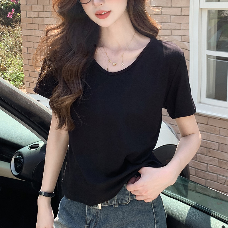 검은색