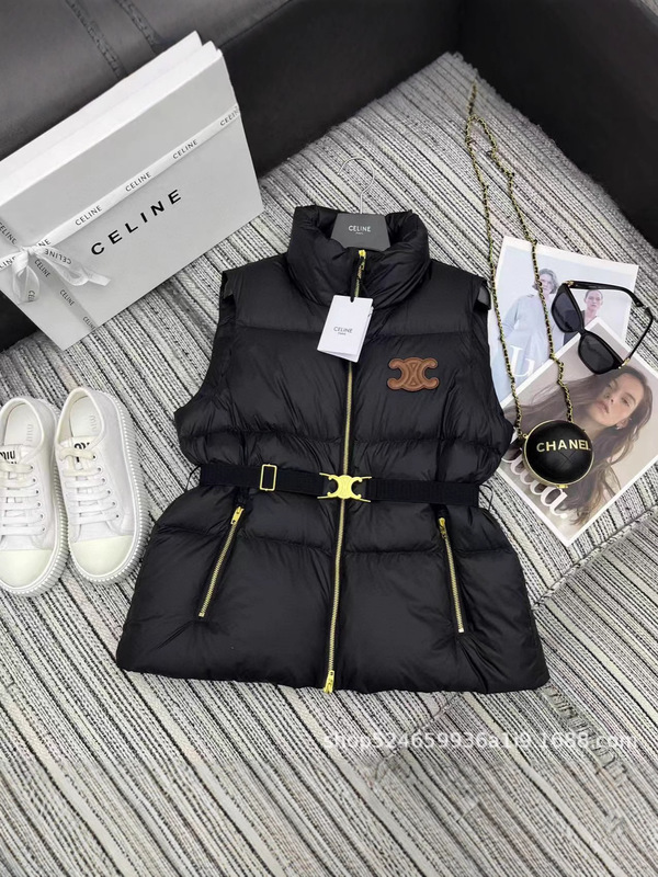 25ss新款C立领羽绒服马甲 凯旋门皮牌点缀 轻盈饱满|undefined