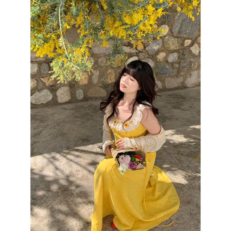 Slightly Chubby Plus-Size Women's "Sunset Empire" Sweet and Bright Yellow Sleeveless Off-The-Shoulder Dress for Spring
