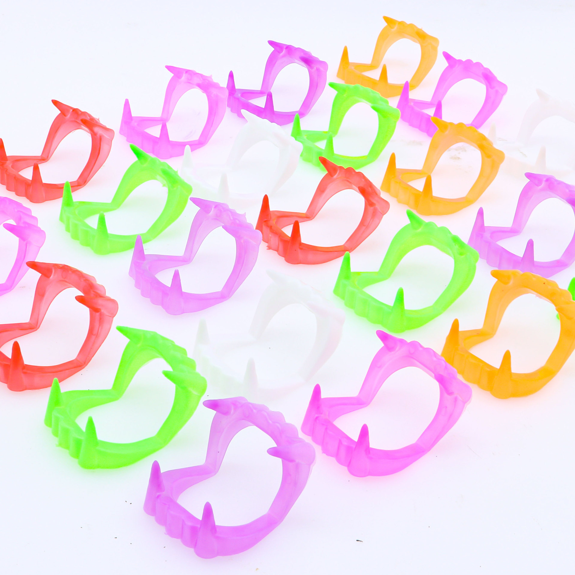 Boda de disfraces de Halloween accesorios para niños dientes falsos tirantes de dientes Festival de fantasmas dientes chupadores de sangre juguetes de plástico