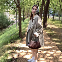 2025秋季新品棉盐缩面料 领袢设计单排扣翻领短风衣外套女