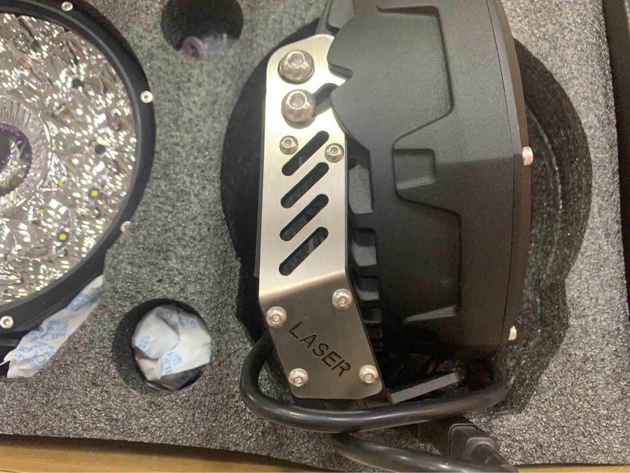 LED high-power driving lights laser lights off-road modified spotlights front bumper lights truck roof suv installation