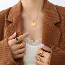 法式时髦复古人像圆牌钛钢吊坠项链 镀18K金时尚百搭不褪色首饰品