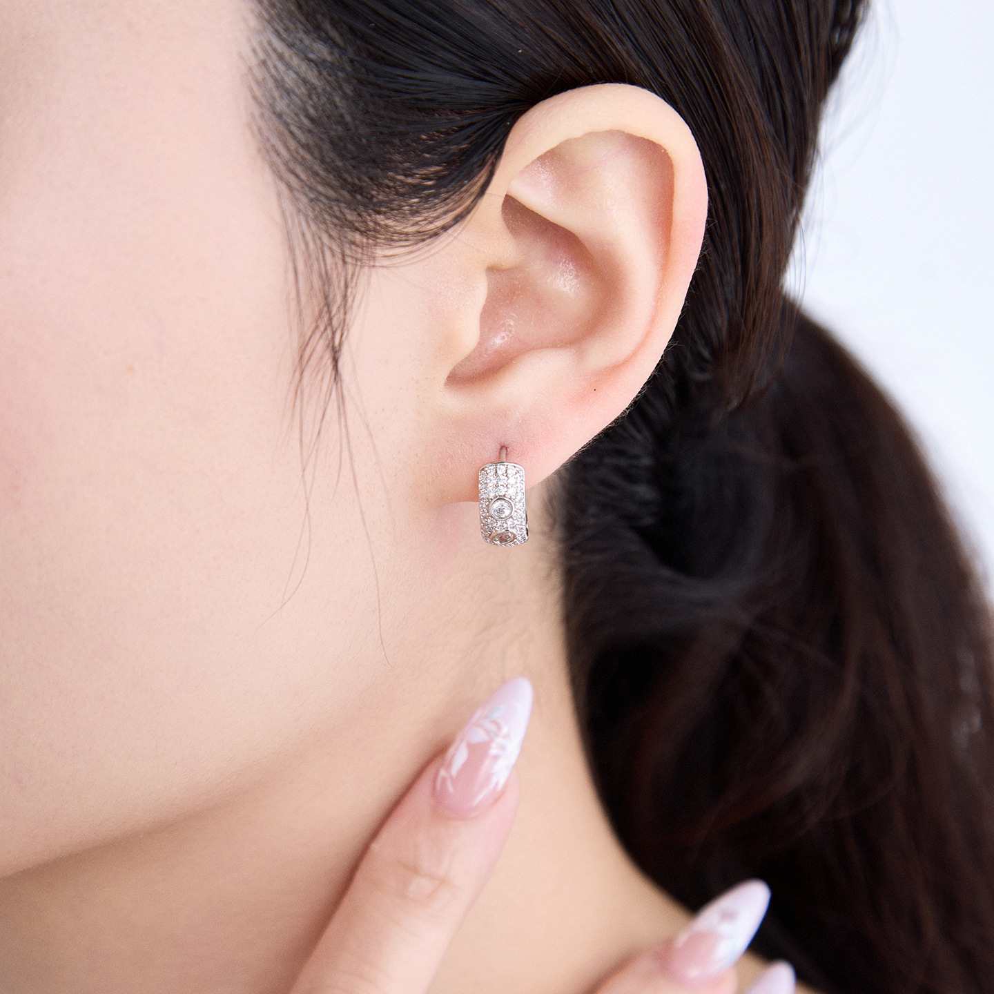 Hebilla de Oreja con Gemas Artificiales de Aleación, Galvanizado, para Mujer