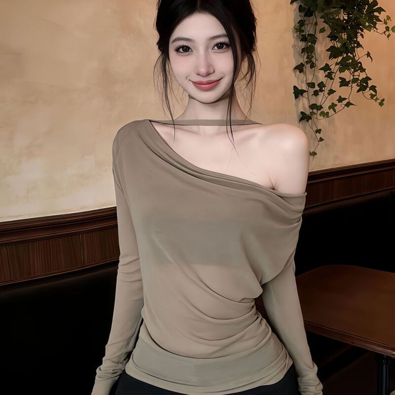 Purely alluring off-shoulder top with diagonal neckline, sun protection cover-up, women's versatile early spring hot-selling slightly sheer sexy base T-shirt Purely alluring off-shoulder top with diagonal neckline, sun protection cover-up, women's versatile early spring hot-selling slightly sheer sexy base T-shirt