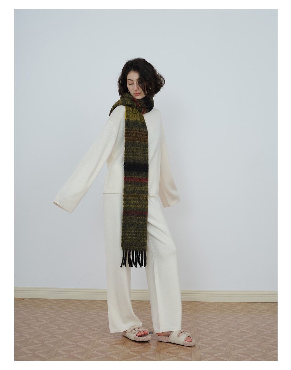 Der 2023 neue Saturn-Streifen aus Wollmischung des britischen Designers für den warmen Herbst- und Winterschal für Damen_voghion.com