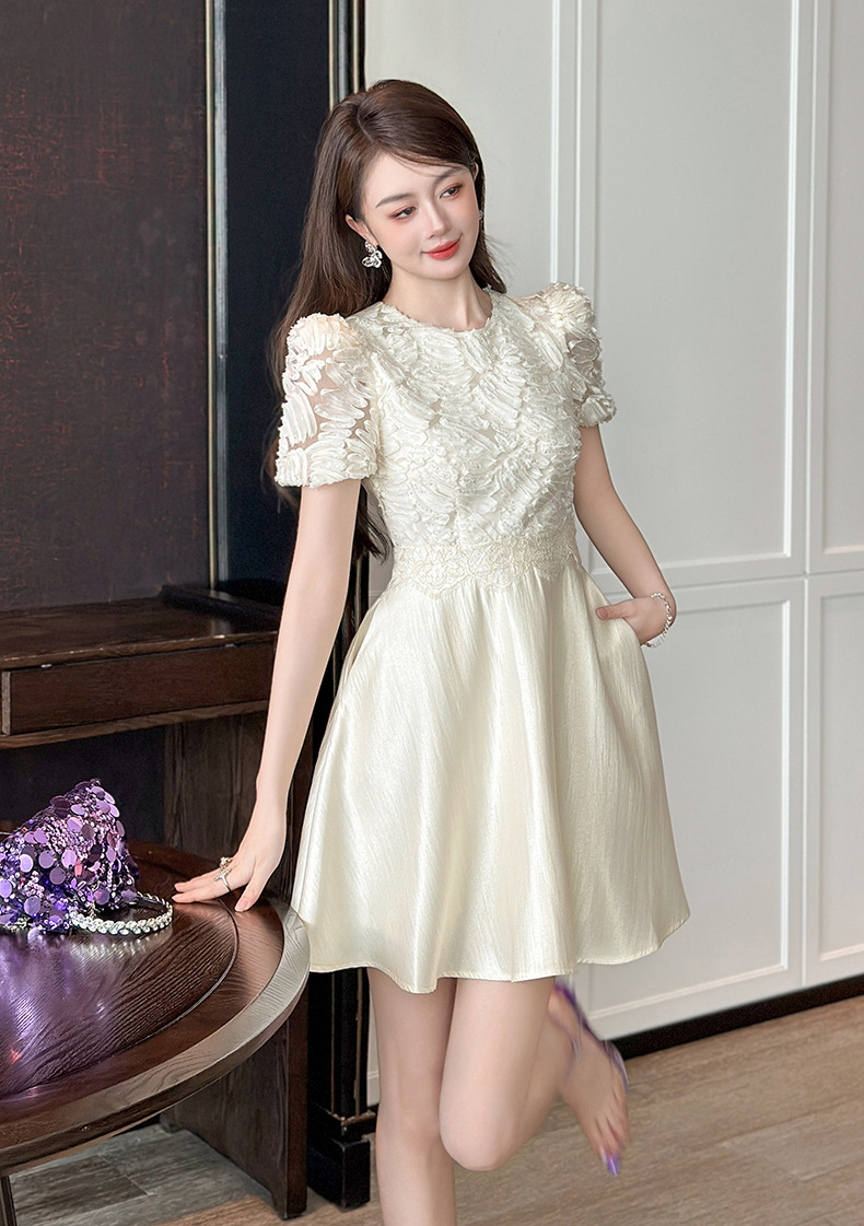 Đầm suông nữ midi cổ tròn tay ngắn thắt eo kiểu Pháp — Kem mơ chi tiết 5