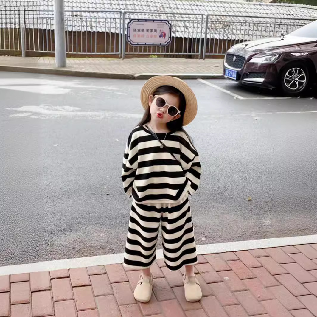 Korean version of children's clothing for girls in spring autumn, with double-sided pearl stripes wide legs. Versatile_voghion.com