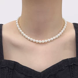 项链;耳钉;手链