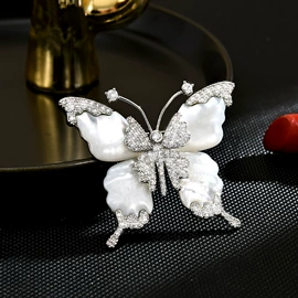 胸针;耳钉;项链