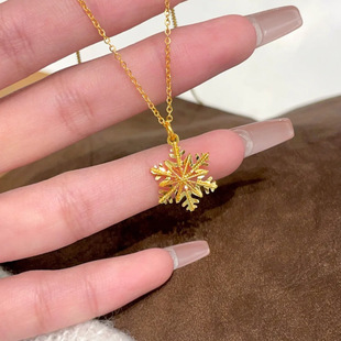 18K Gold Snowflake Pendant Au750 Color Gold Xiaohongshu Popular Sweater Chain Clavicle Chain K-Style New Gold Jewelry