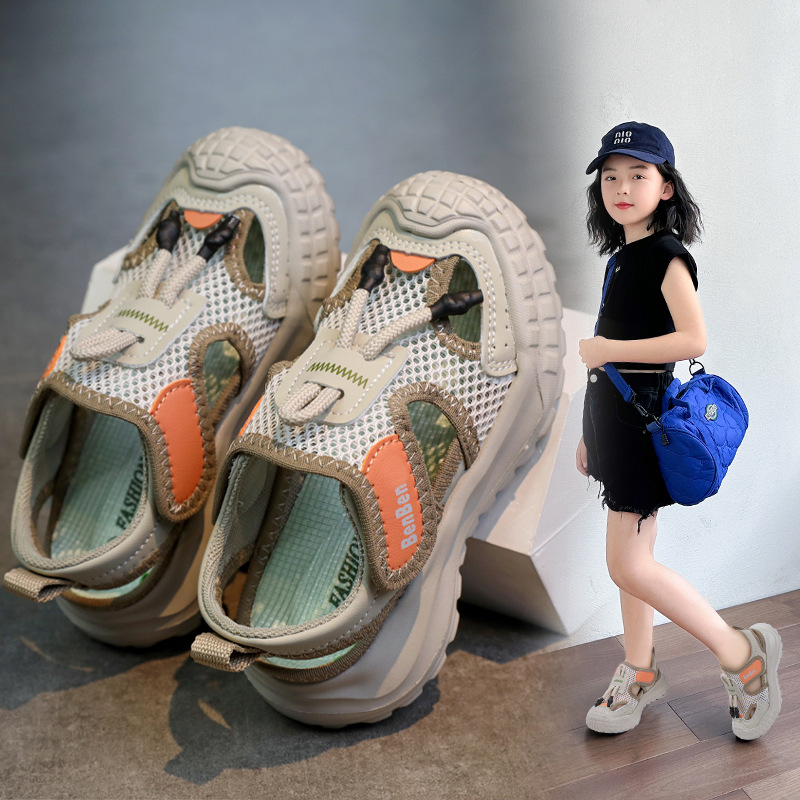 Sandalias Baotou para niñas 2025 verano nuevo estilo niños malla transpirable zapatos deportivos de playa zapatos de red huecos para niños de mediana edad image 3