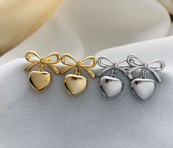 Polished Finish 1 Pair Simple Style Heart Shape Bow Knot Copper 18K Gold Plated Drop Earrings