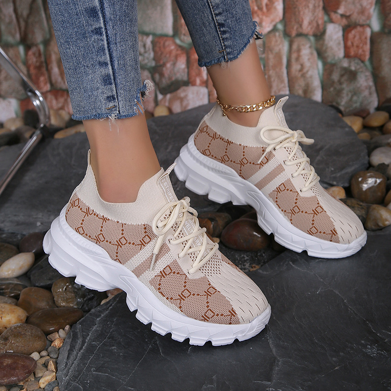 Sport Shoes Image 4