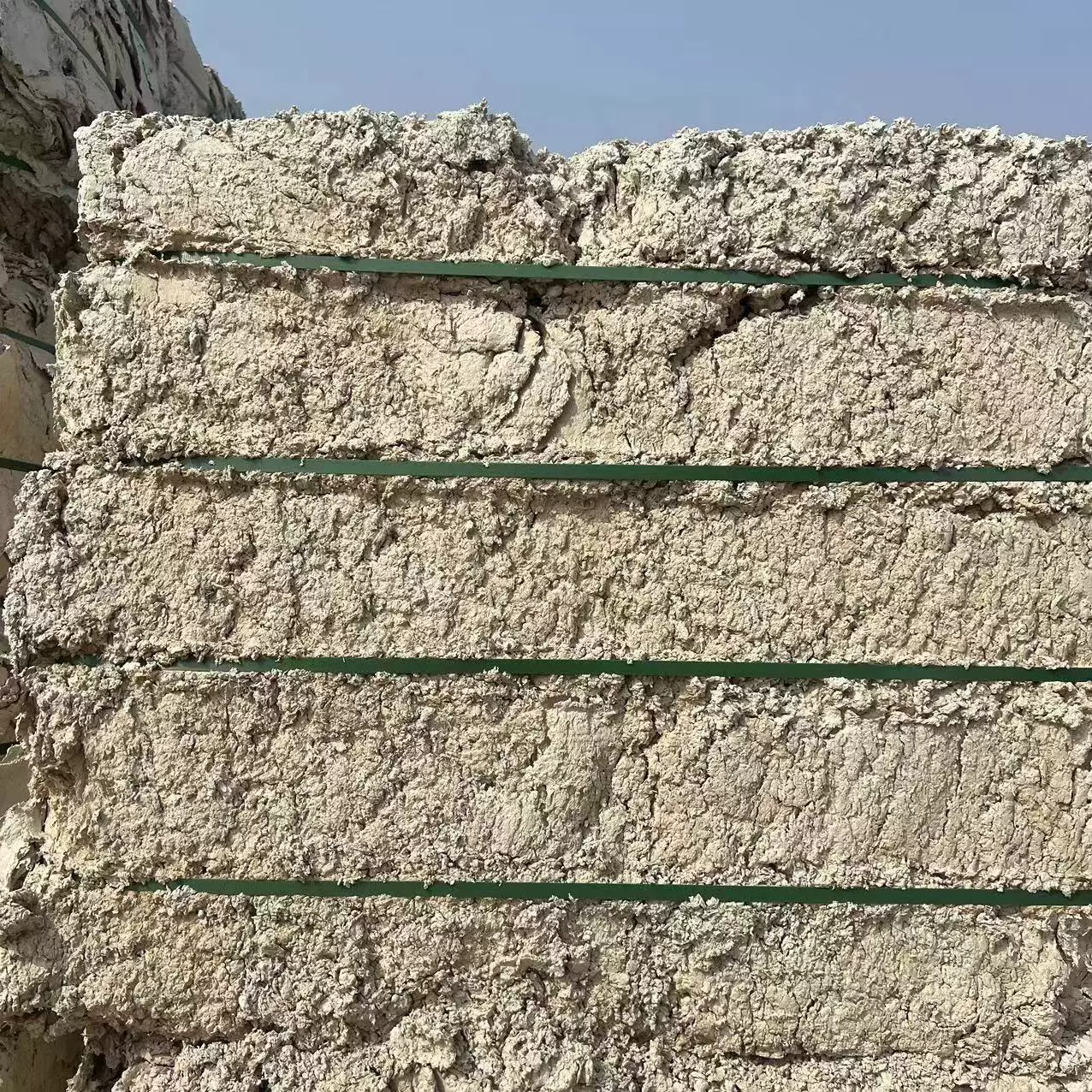 Производитель поставляет пищевую белую целлюлозу и бумажную печатную упаковку переработанную желтую целлюлозу