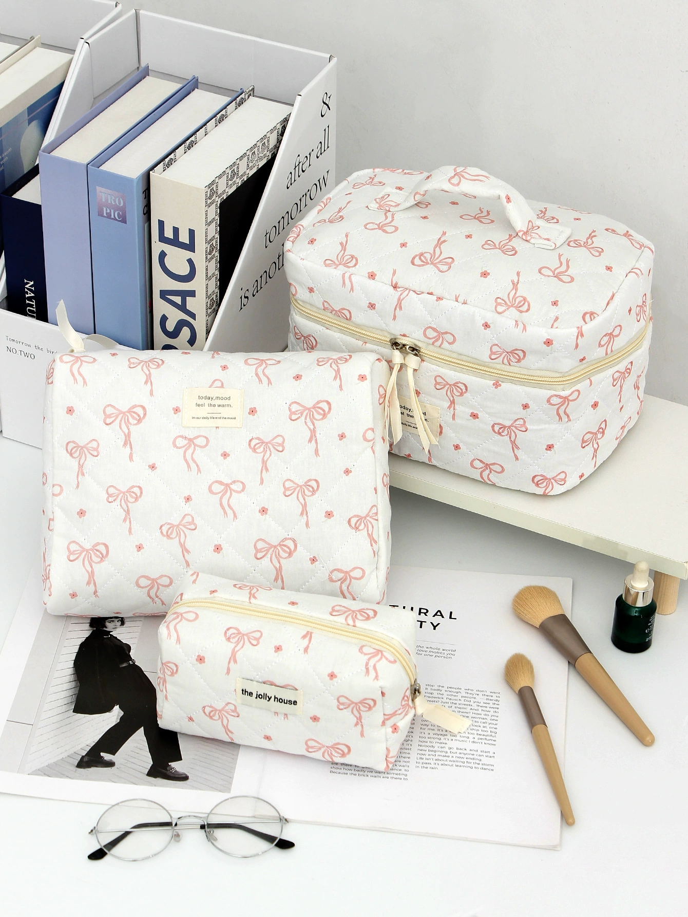 Handheld Cosmetic Bag, Korean Style, Bow Accent, Quilted Organizer, Multiple Sizes