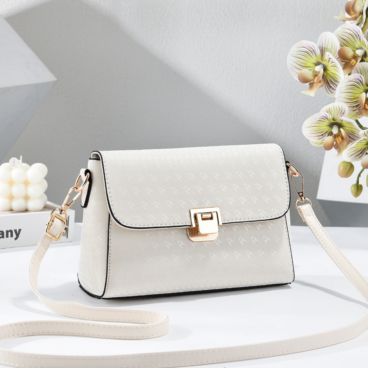 2026 nuevo lujo ligero retro impresión bolso de mano de mujer temperamento francés bolso de hombro universal bolso de mochila suministro