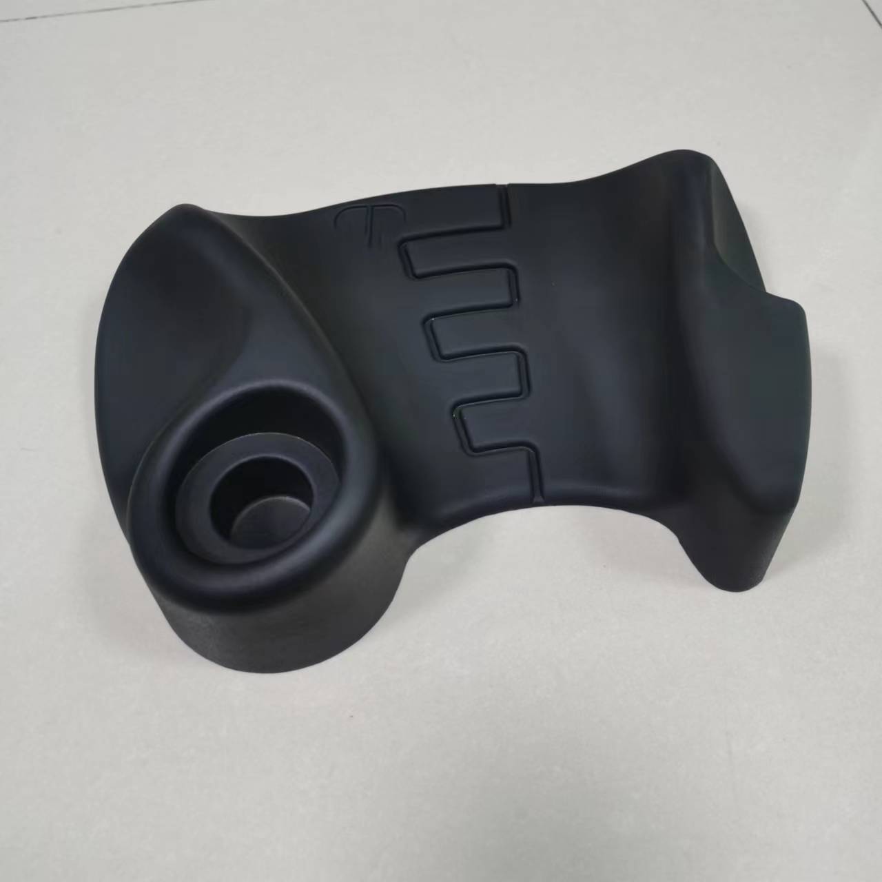 大量生产模内发泡成型PU餐椅坐垫 办公座椅自结皮pu坐垫 pu茶杯托