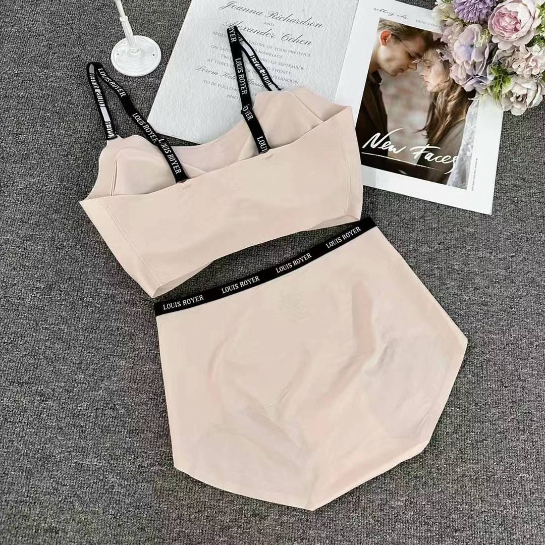 Nueva ropa interior sin marcas para mujeres Pequeño pecho anti-caída delgada sin anillo de acero cómodo bra set