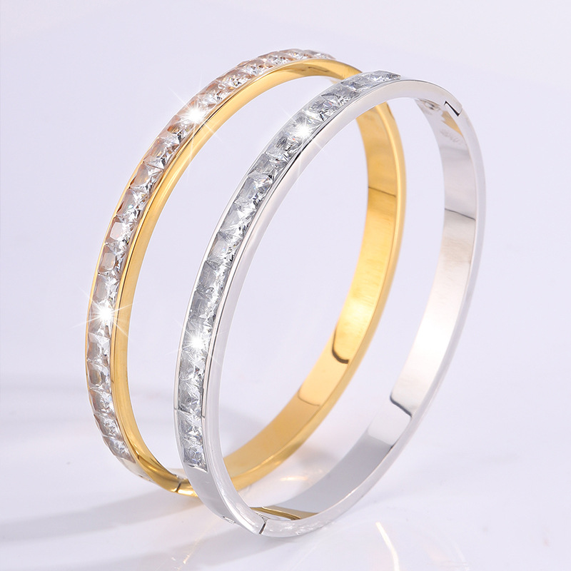 Brazalete de acero de titanio de diamantes de moissanita pulsera galvanizada al vacío de niñas de alta calidad de la moda europea y americana no se desvanece pulsera