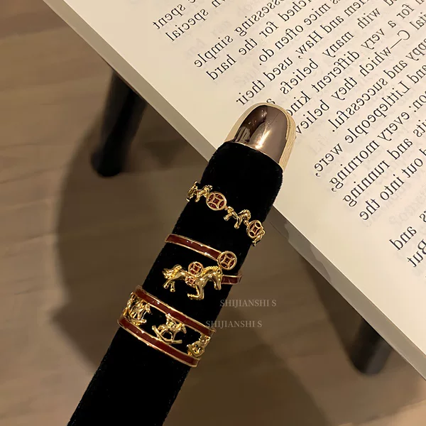 Vintage Niche Rocking Horse Adjustable Open Ring with High Aesthetic Appeal, Creative and Versatile Accessory
