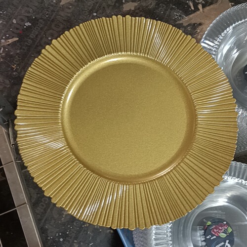 Western food plate wedding color can be customized for wedding hotel party metal spray paint decorative plastic plate chargerplate