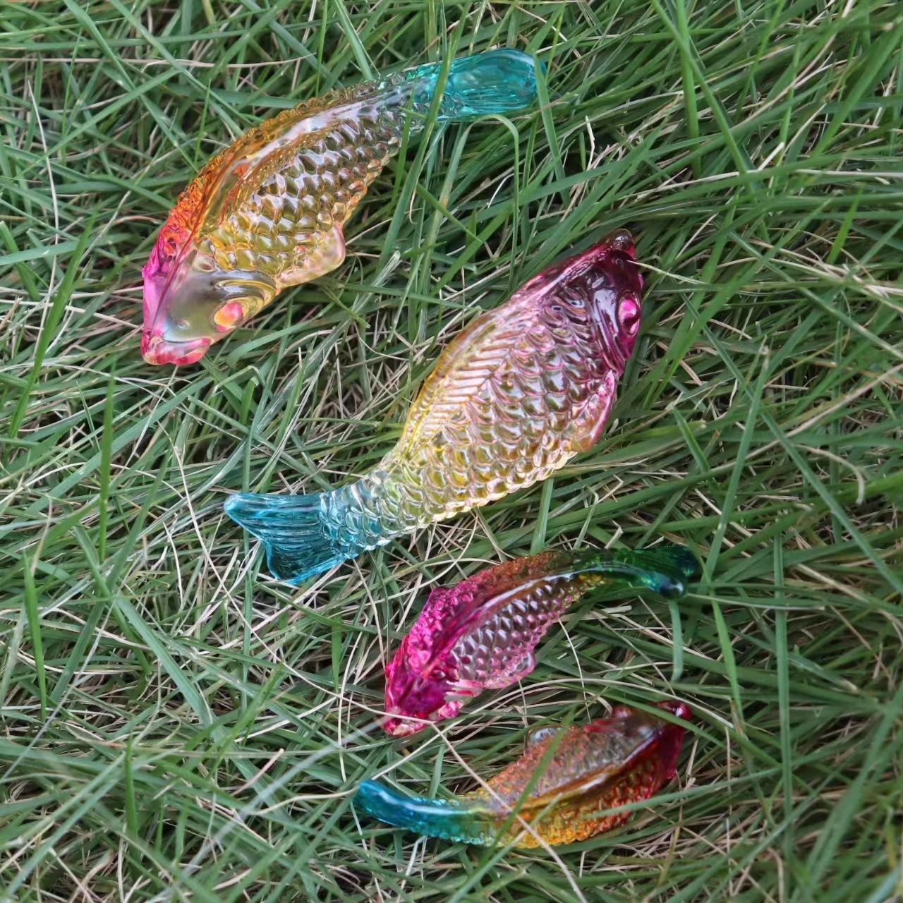 彩色透明原石漂亮琉璃儿童礼物鱼缸石矿物水晶原石摆件