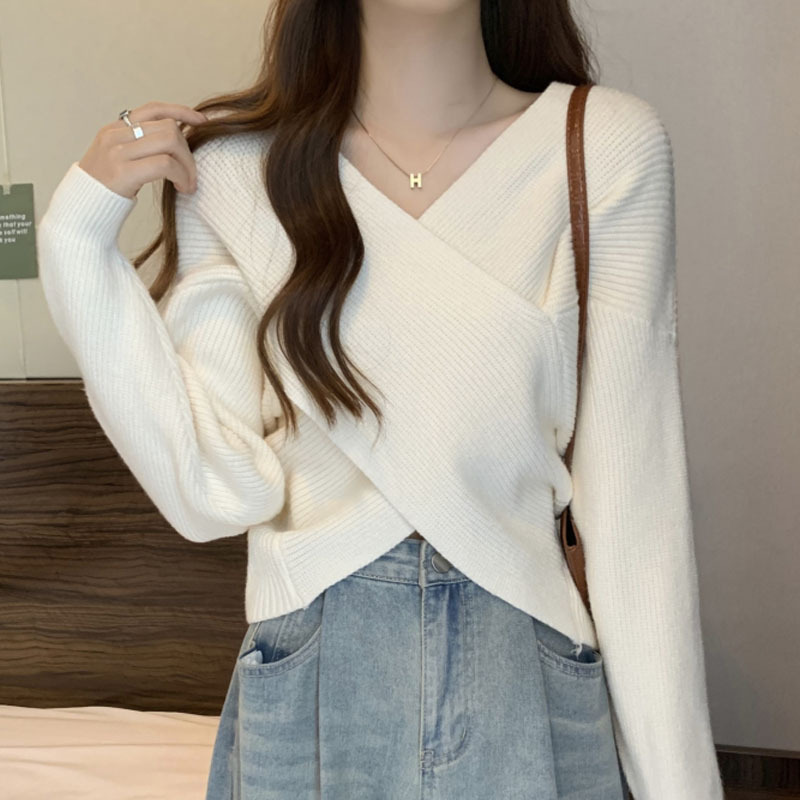 Irregular Cross V-neck Pullover Sweater Women's Autumn and Winter Loose Lazy Short Sweater Top Design Sense