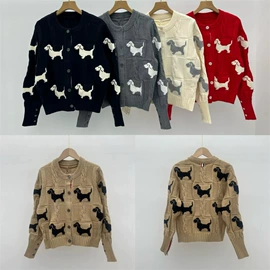 女式针织衫;半身裙;毛衣