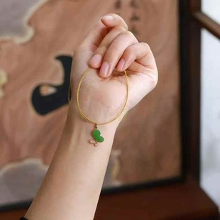Jade Crafts Natural Xinjiang Hetian Jade Russian Material Jasper Old Material Fruit Green Butterfly Pendant Women's Clavicle Pendant