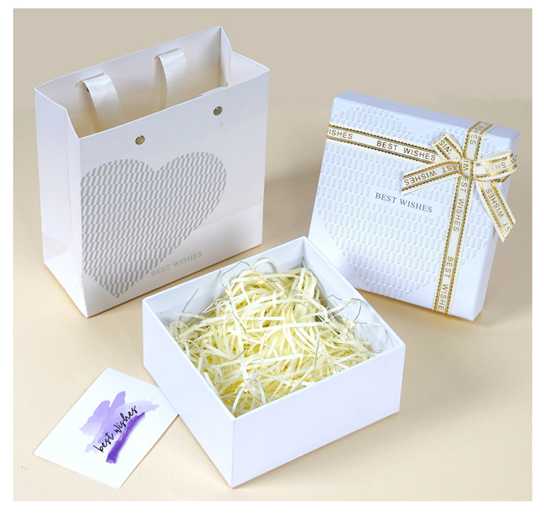 白色爱心浮雕礼盒_10.jpg