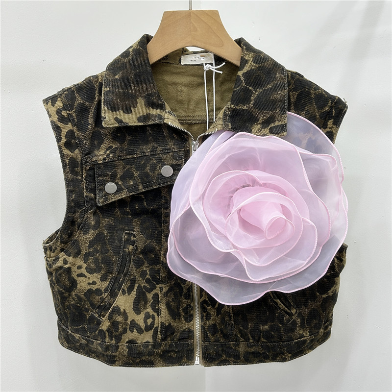 Estación europea de otoño 2024 nuevo nicho de diseño temperamento dulce malla flor empalmado jeans abrazadera chaqueta mujer