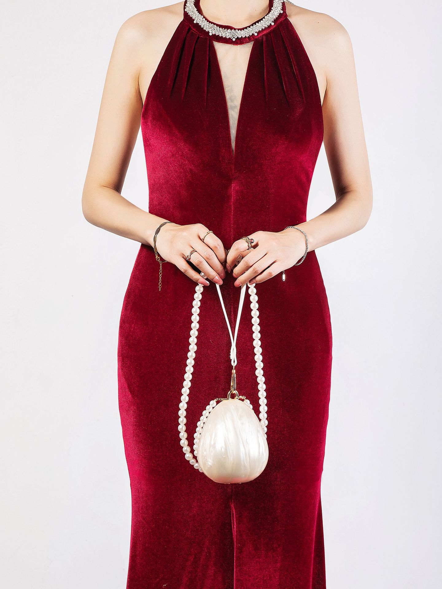 540g Weight Cotton Lining Material Magnetic Buckle Closure Type Single Shoulder Strap, Top Handle Strap Type Evening Bag Bags Type Club, Party Occasion Acrylic Material Heart Shape, Bow Knot Pattern All Seasons Season Women's Gender Elegant Style Square, Oval Shape Arylic Heart Shape Bow Knot Square Oval Evening Bags 11