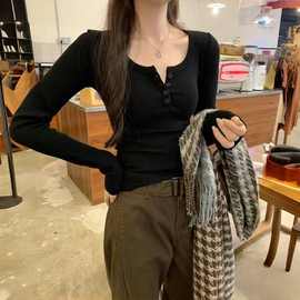 甜辣妹纽扣设计感正肩长袖T恤女2025春秋新款内搭修身打底衫上衣