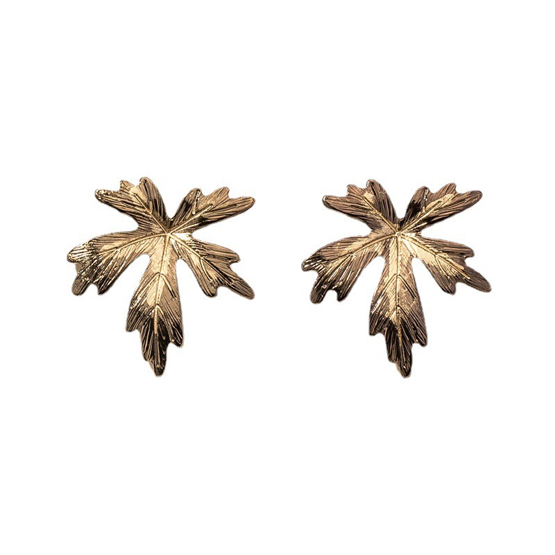 retro fashion metal leaf earrings