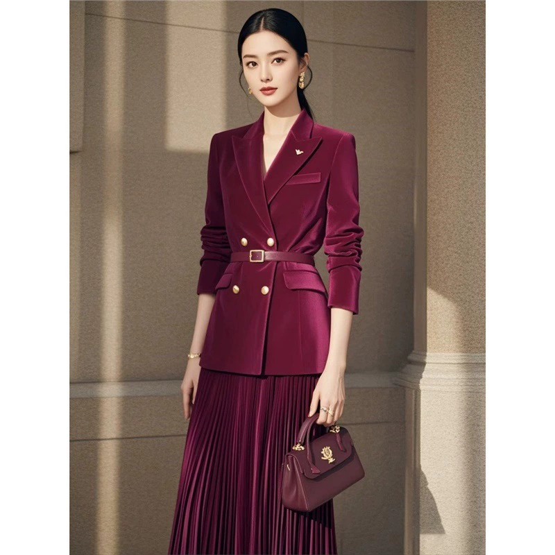 2850 Xiao Xiangfeng Ancora Red в начале осени носит высококлассную и элегантную бордовую красную бархатную куртку юбку