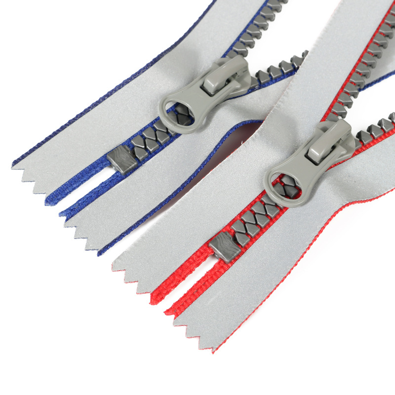 工厂批发3#5#8#反光防水树脂拉链闭尾塑料三角牙拉锁帐篷拉链条