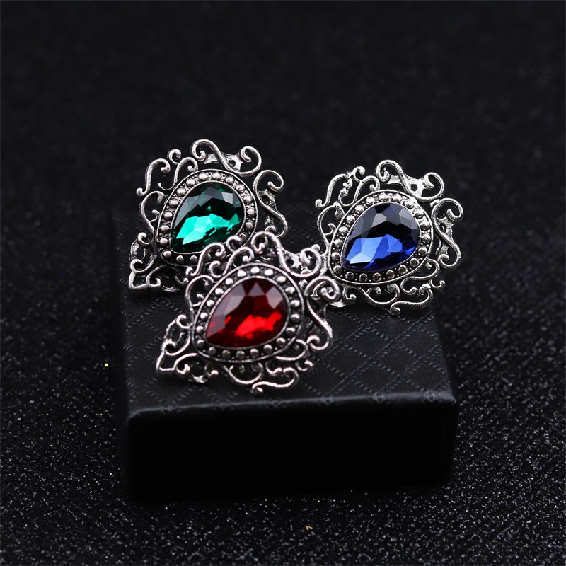 Spilla da uomo vintage per uno stile minimalista ed elegante_voghion.com