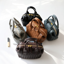 2025新款牛皮手工编织保龄球包单肩斜挎波士顿手提包