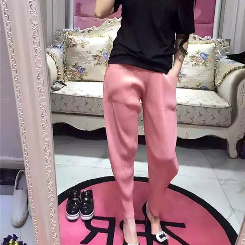 Летние плиссированные брюки Miyake 2025 для женщин больших размеров, универсальные укороченные шаровары, свободные и тонкие.