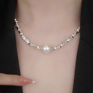 Single Pearl Pendant Necklace 2025 New Style Elegant Clavicle Chain Triangle Shattered Silver Personality All-match Neck Chain