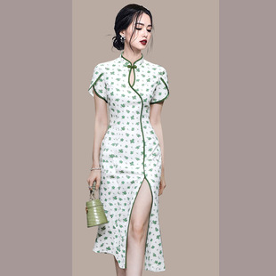 �羳Ů�b2025�ļ��¿�r�л�����͹Ň��L�Ը��~β�_��ӡ������ȹ